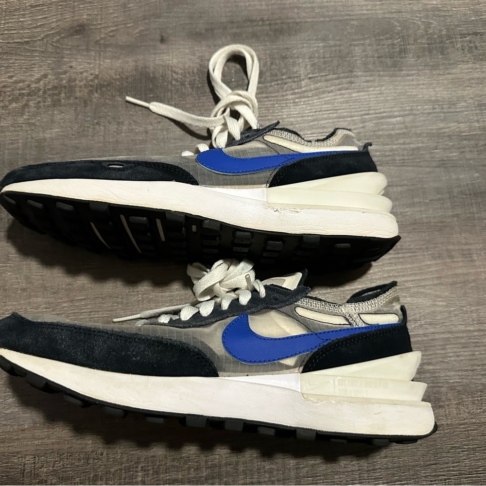 Nike Unisex Men’s 6/ Women’s 7.5 Waffle One SE Hyper Royal Shoe